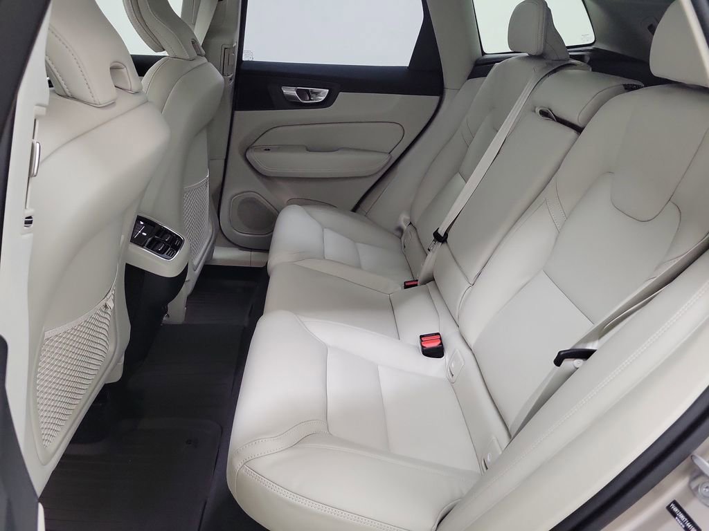 New 2026 Volvo XC60 B5 Ultra w/ Protection Package Premier AWD/4WD image 13