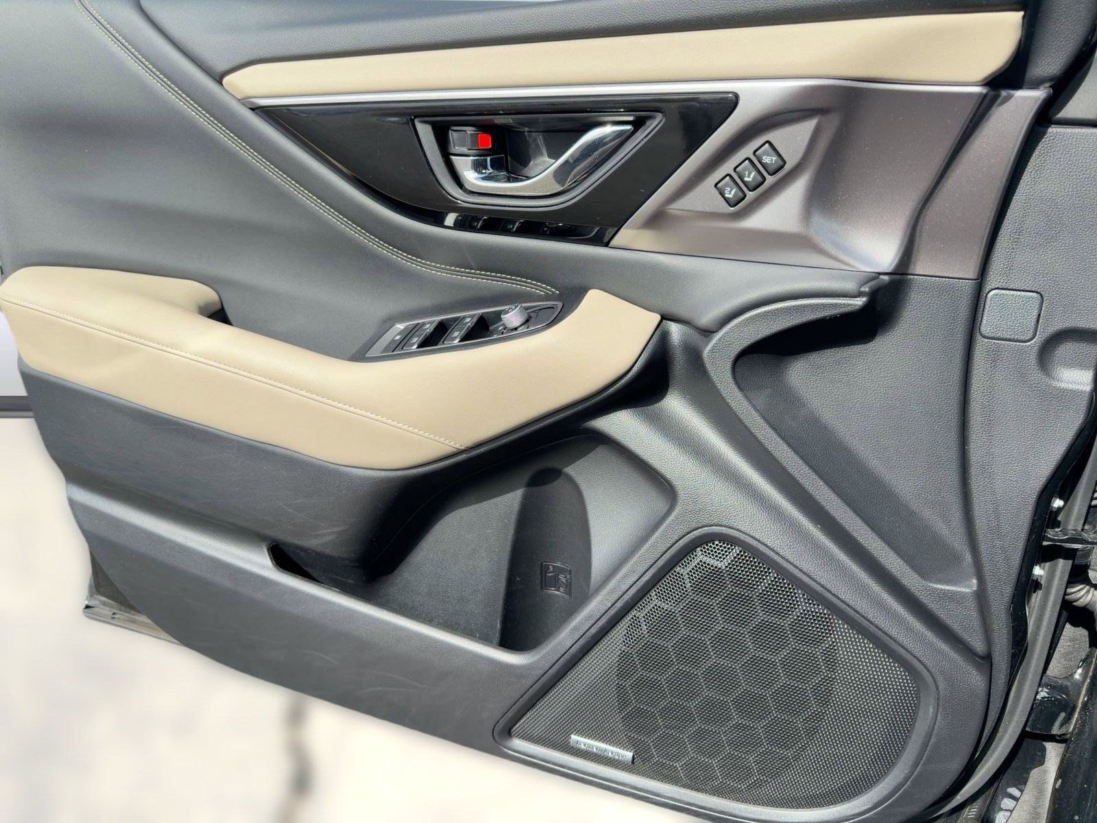 Used 2023 Subaru Outback Limited image 13