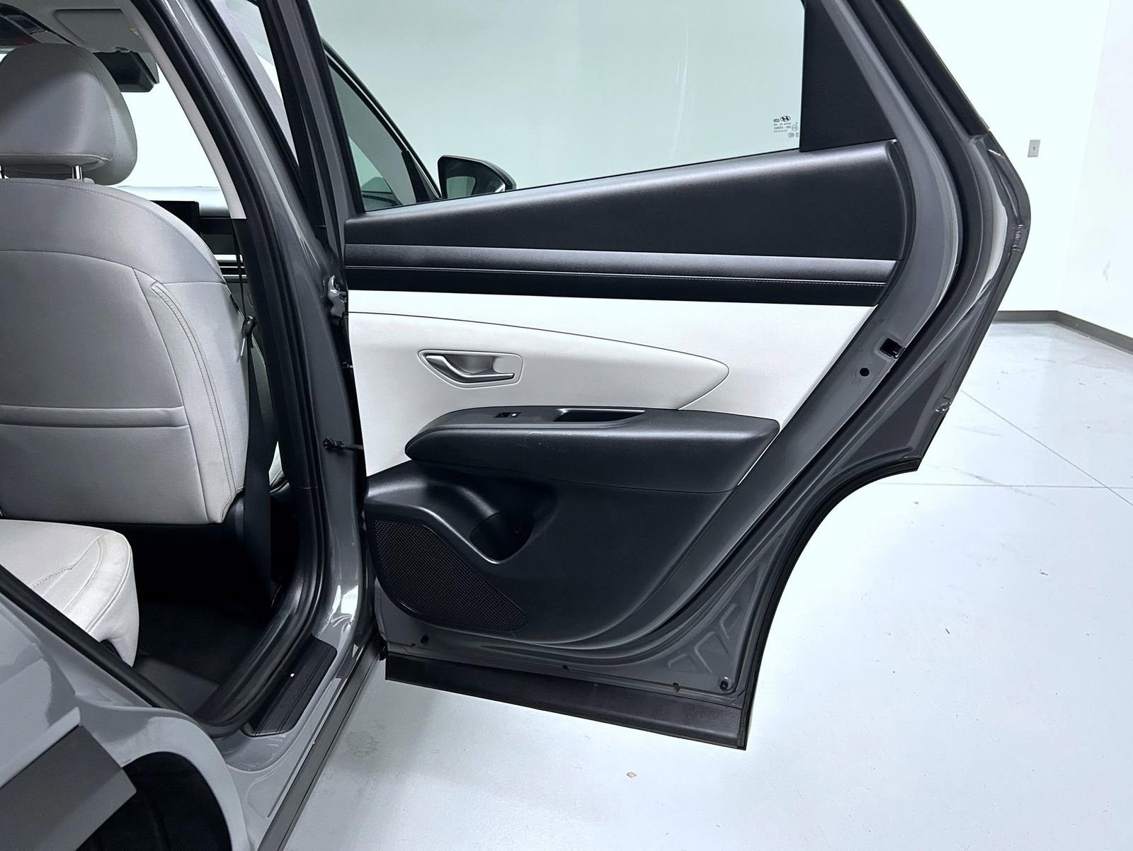 Used 2025 Hyundai Tucson SEL AWD/4WD image 17