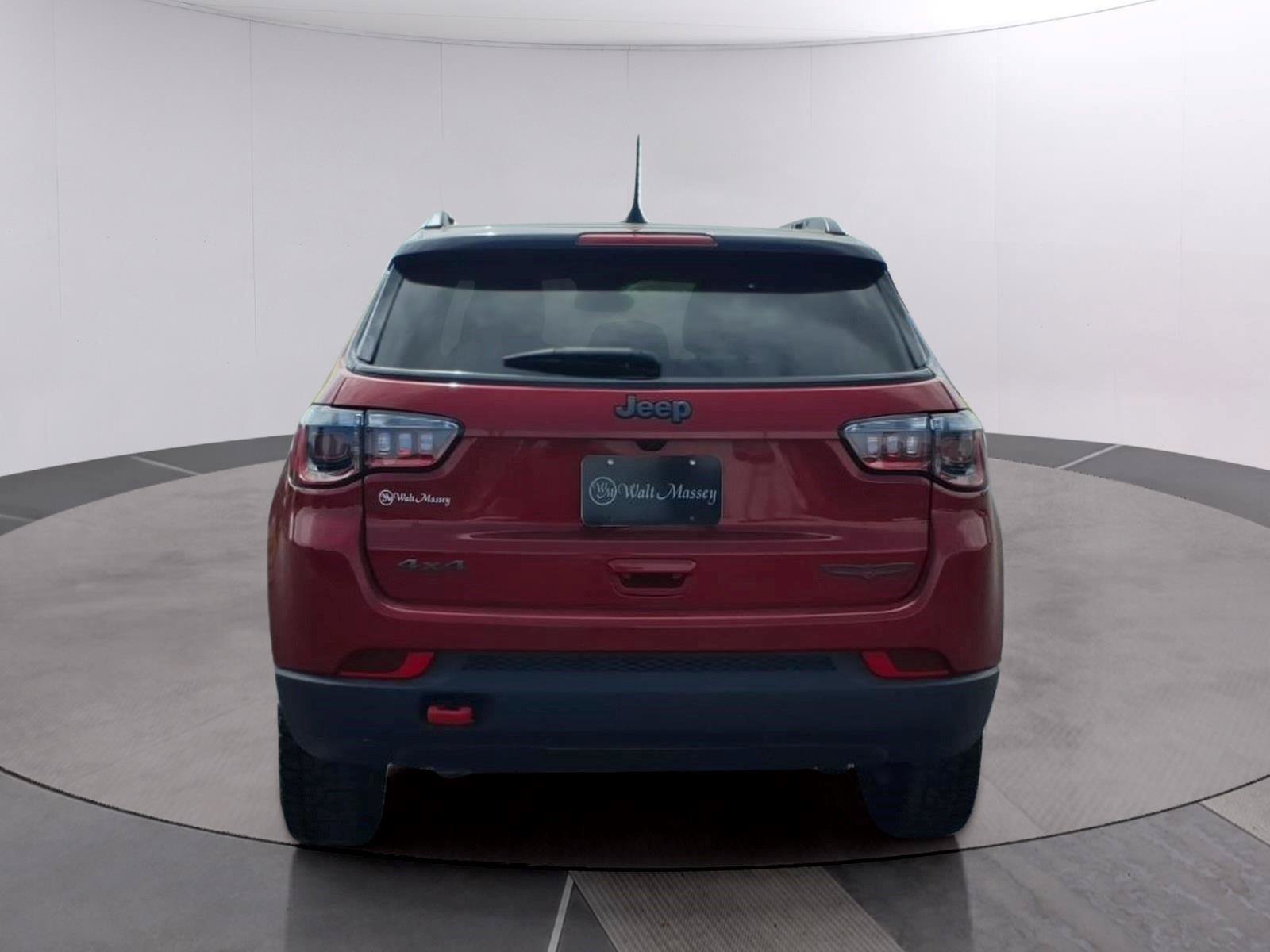Used 2025 Jeep Compass Trailhawk AWD/4WD image 4