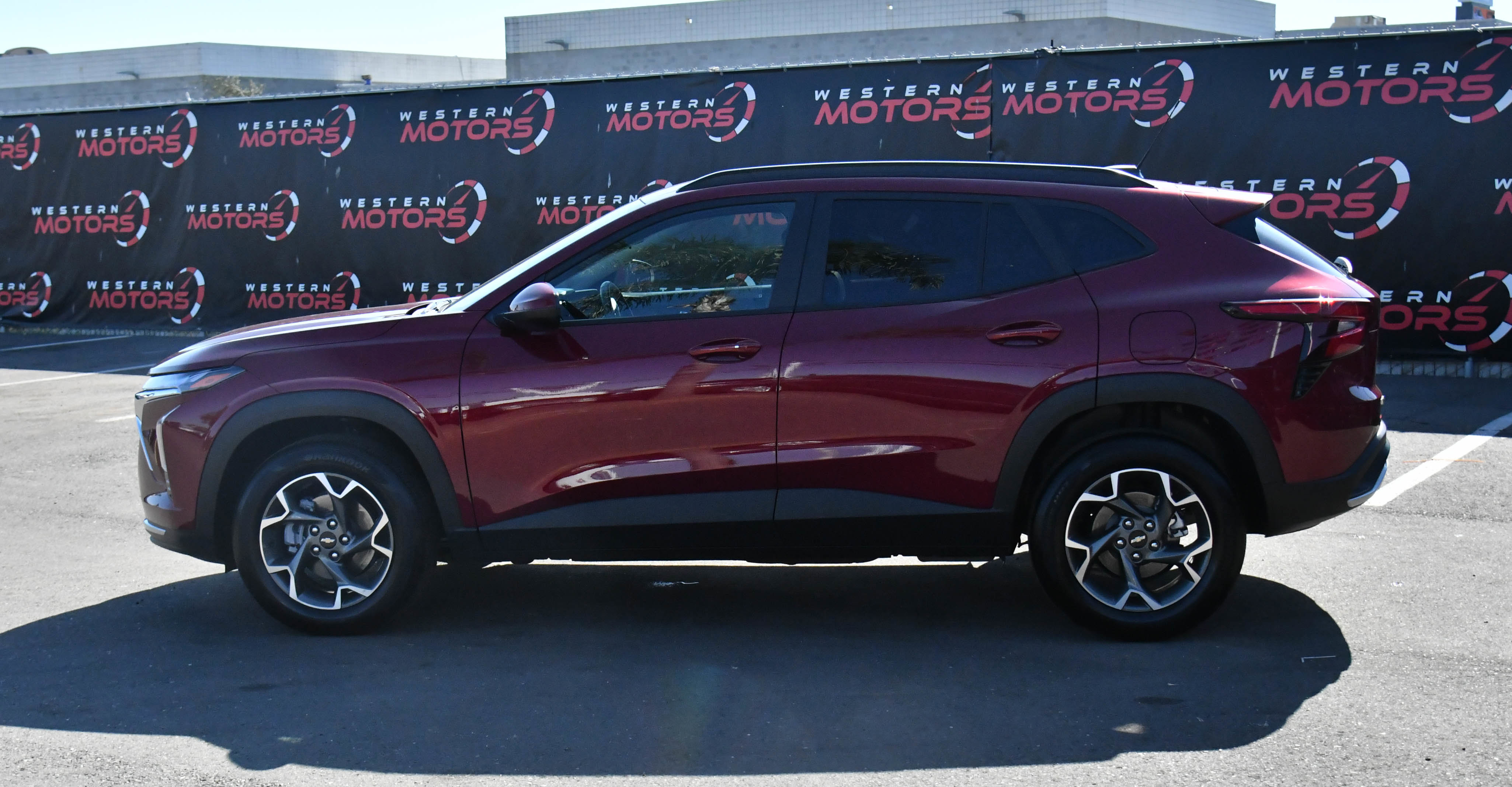 Used 2025 Chevrolet Trax LT w/ LT Convenience Package image 4