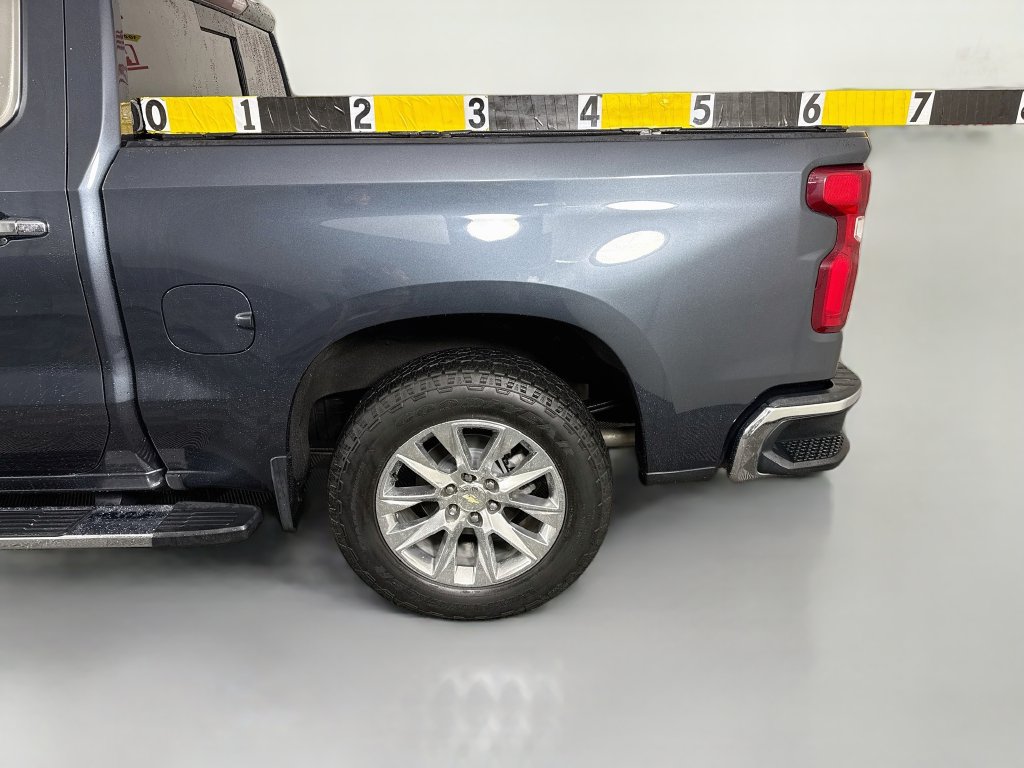 Used 2020 Chevrolet Silverado 1500 LTZ w/ LTZ Premium Package AWD/4WD image 14