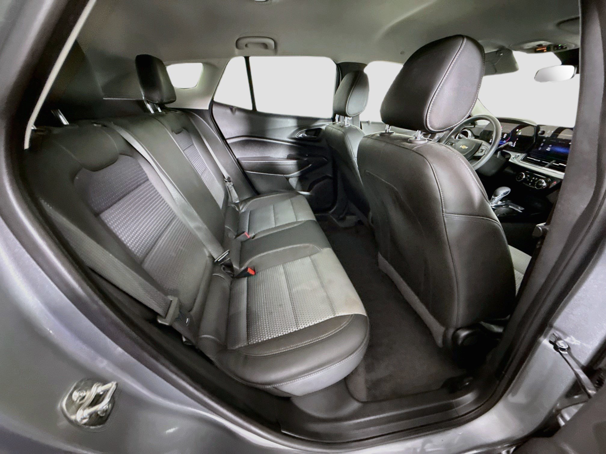 Used 2026 Chevrolet Trax LT FWD image 37