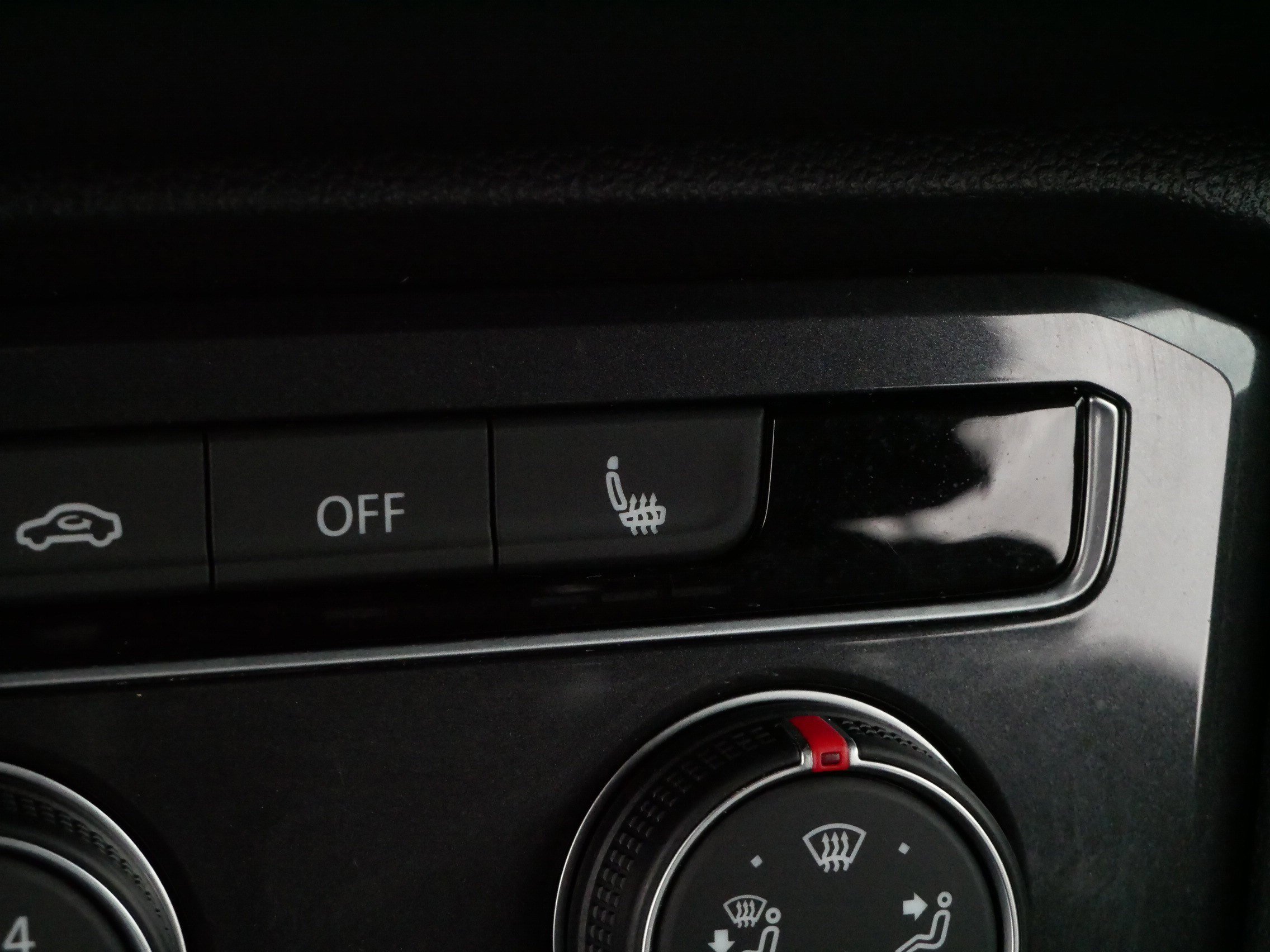 Certified 2022 Volkswagen Tiguan S image 28