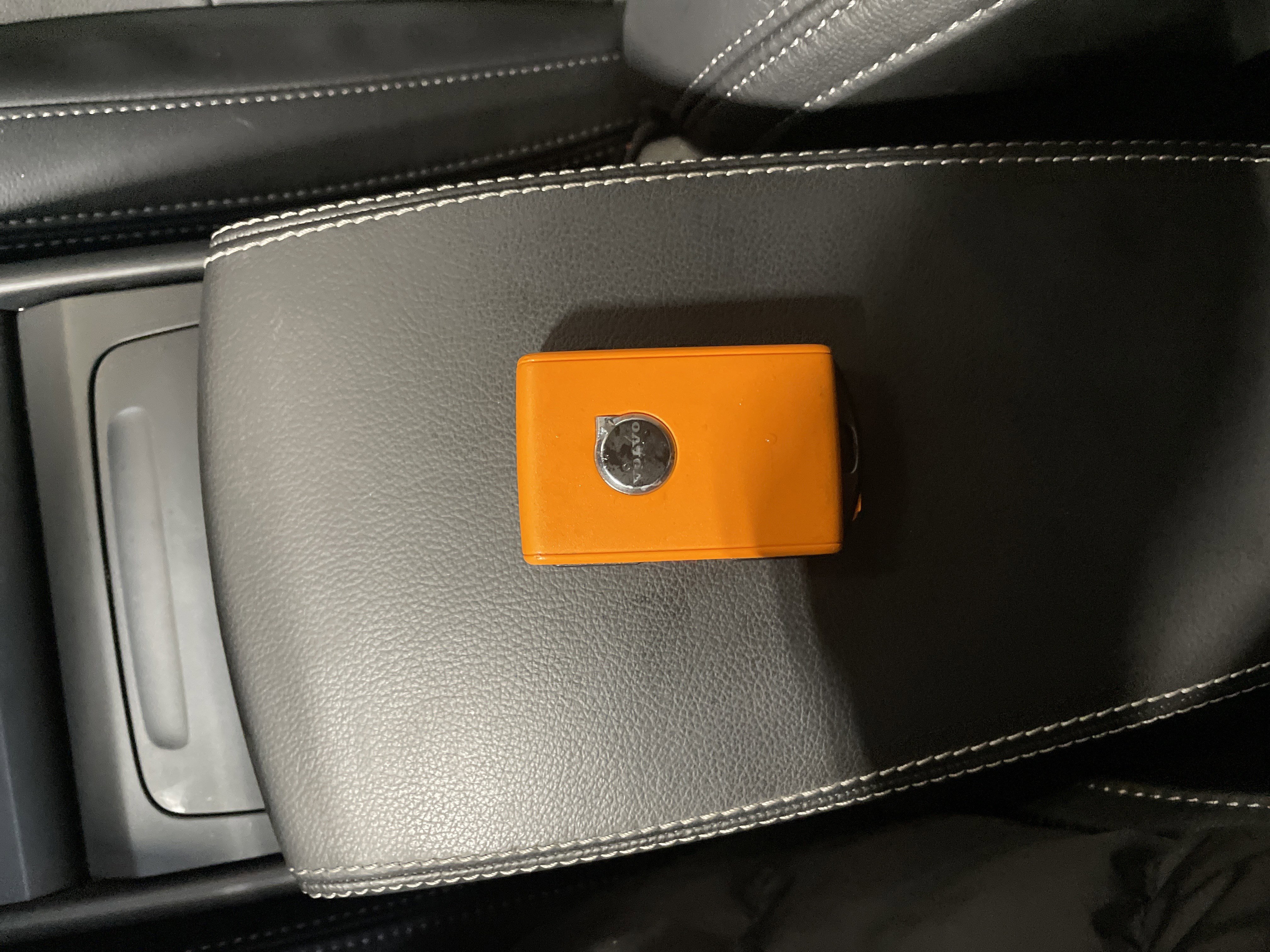 Used 2025 Volvo XC40 B5 Core image 37