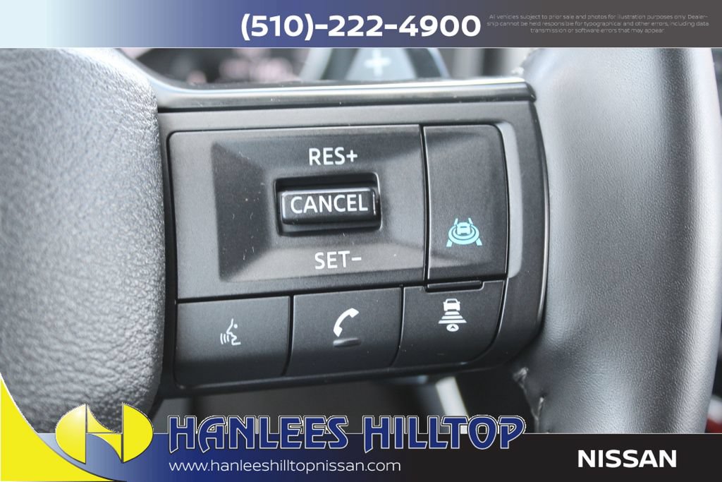 Used 2025 Nissan Rogue SV AWD/4WD image 30
