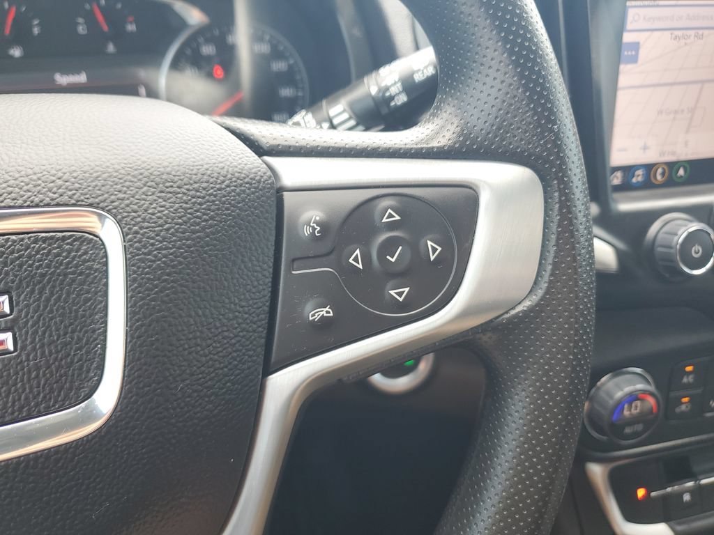 Used 2024 GMC Terrain SLE w/ Driver Convenience Package FWD image 21