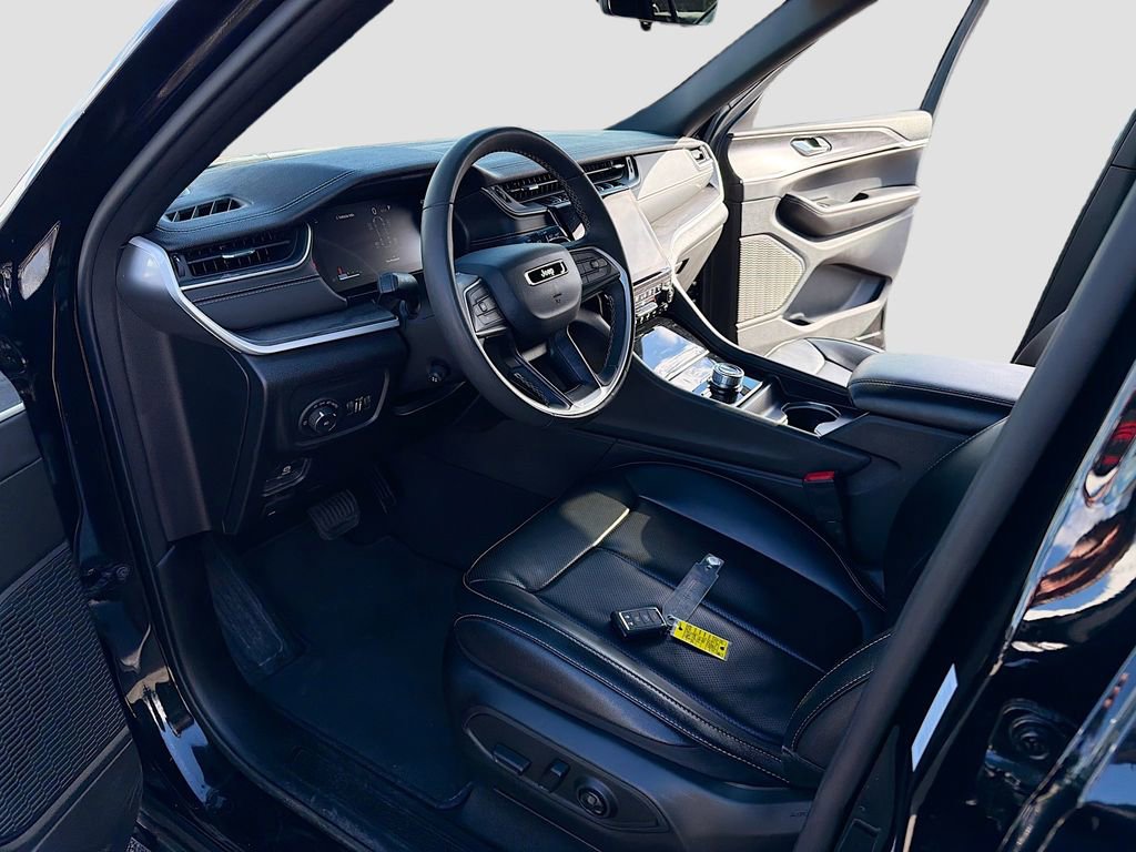 Used 2024 Jeep Grand Cherokee L Limited w/ Luxury Tech Group II image 30