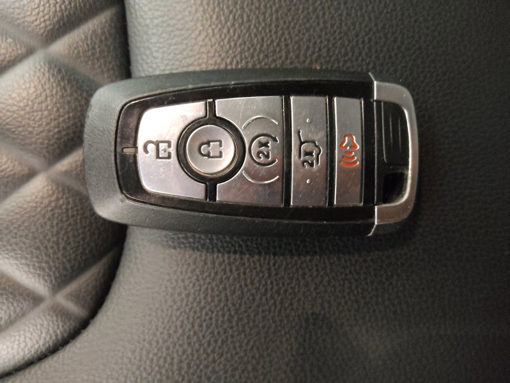 Used 2024 Ford Edge Titanium image 32