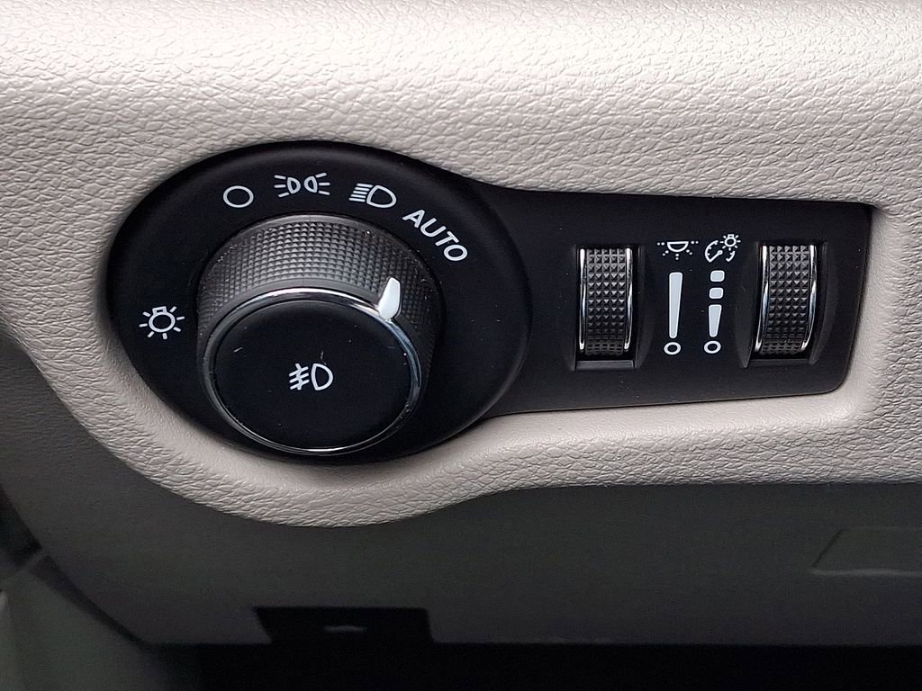 Used 2022 Chrysler Pacifica Touring-L AWD/4WD image 28