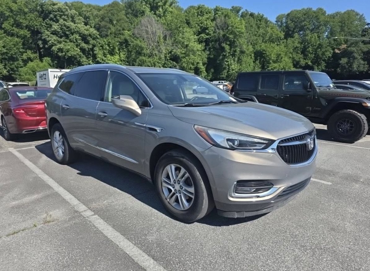 Used 2018 Buick Enclave Essence w/ Trailering Package FWD image 3