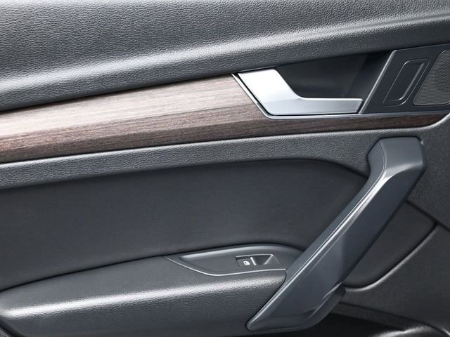 Used 2021 Audi Q5 2.0T Premium w/ Convenience Package image 11