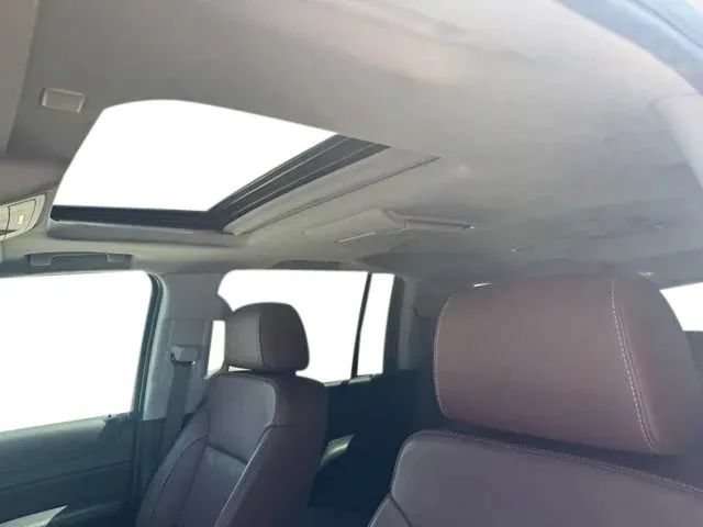 Used 2019 Chevrolet Suburban Premier w/ Premier Plus Edition AWD/4WD image 11