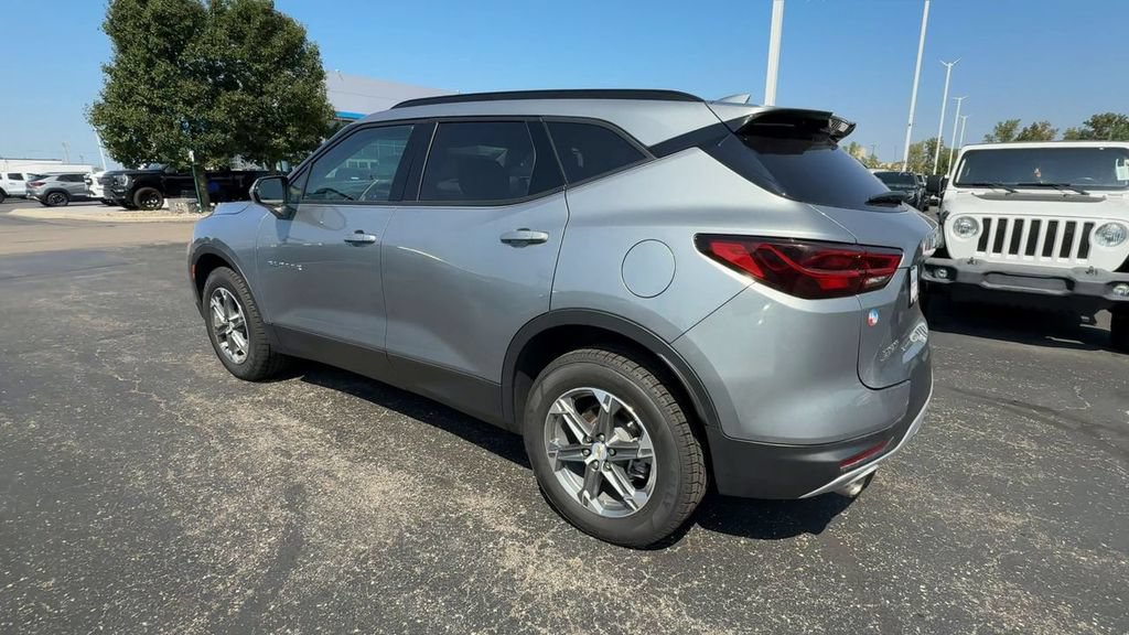 Used 2024 Chevrolet Blazer LT w/ Convenience Package FWD image 6