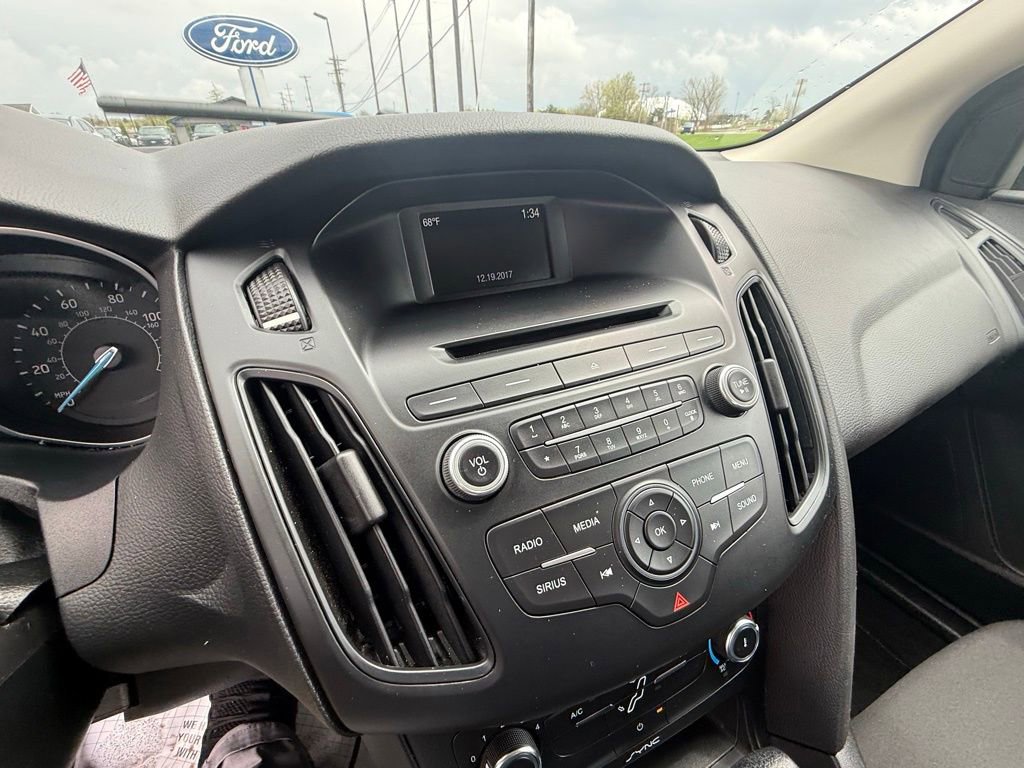 Certified 2017 Ford Focus SE image 25