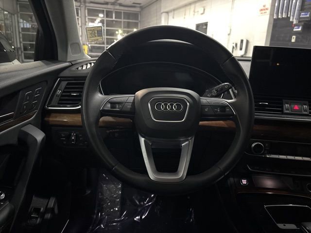 Used 2023 Audi Q5 2.0T Premium Plus w/ Premium Plus Package AWD/4WD image 32