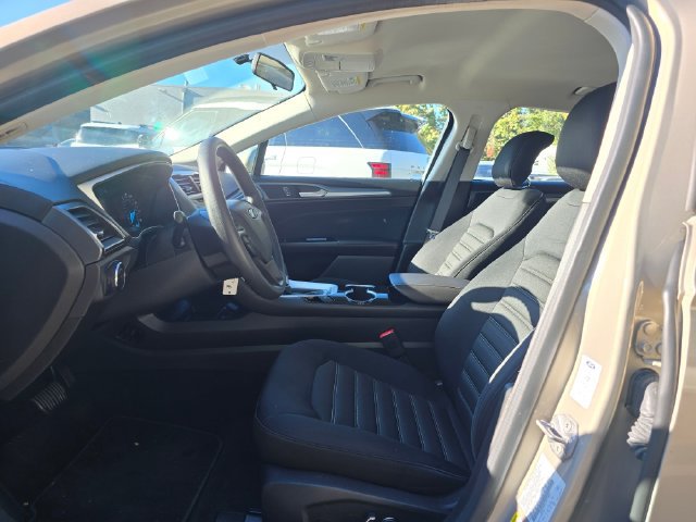Used 2015 Ford Fusion SE FWD image 20