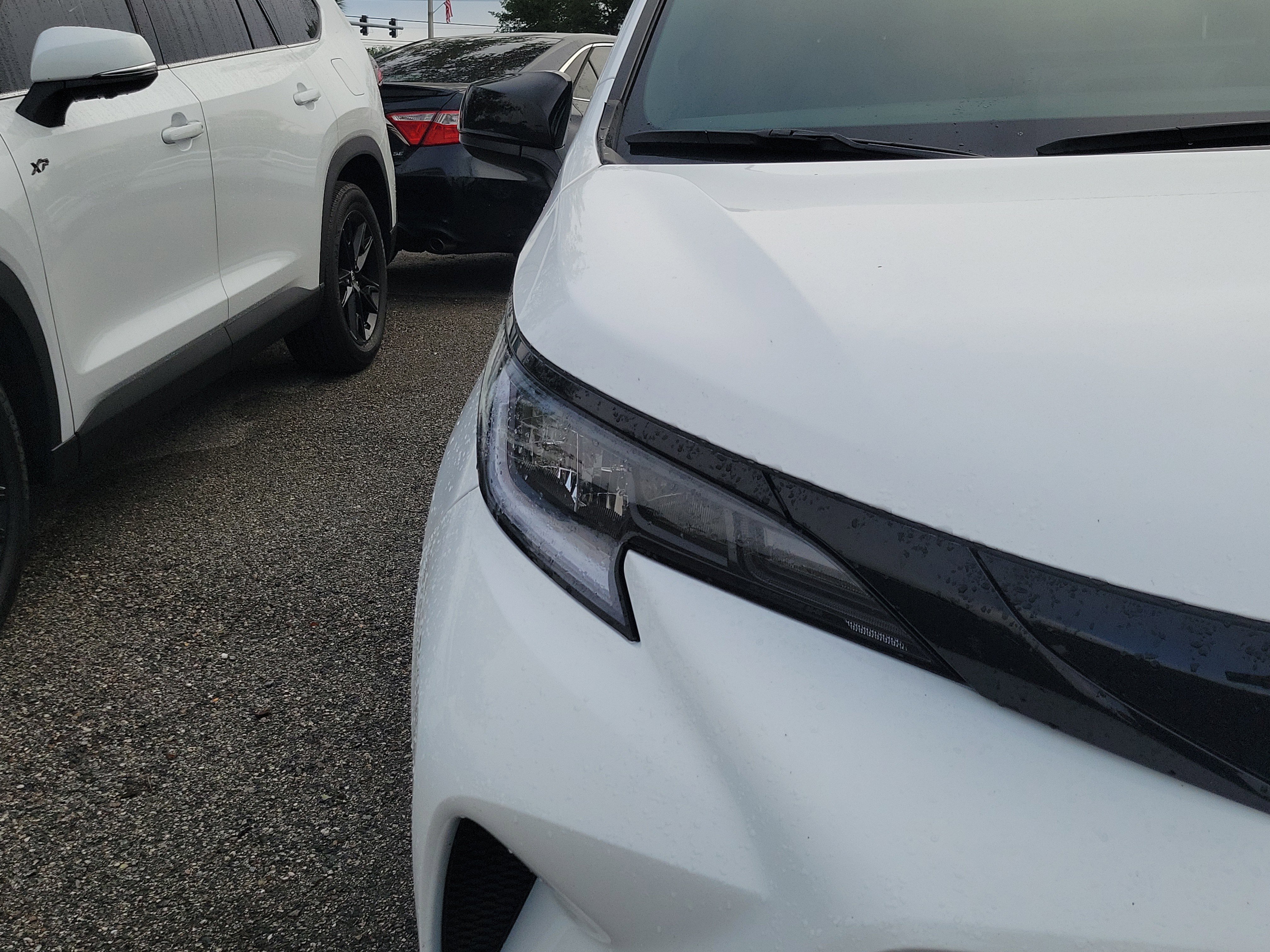 Used 2025 Toyota Sienna XSE w/ XSE Plus Package AWD/4WD image 5