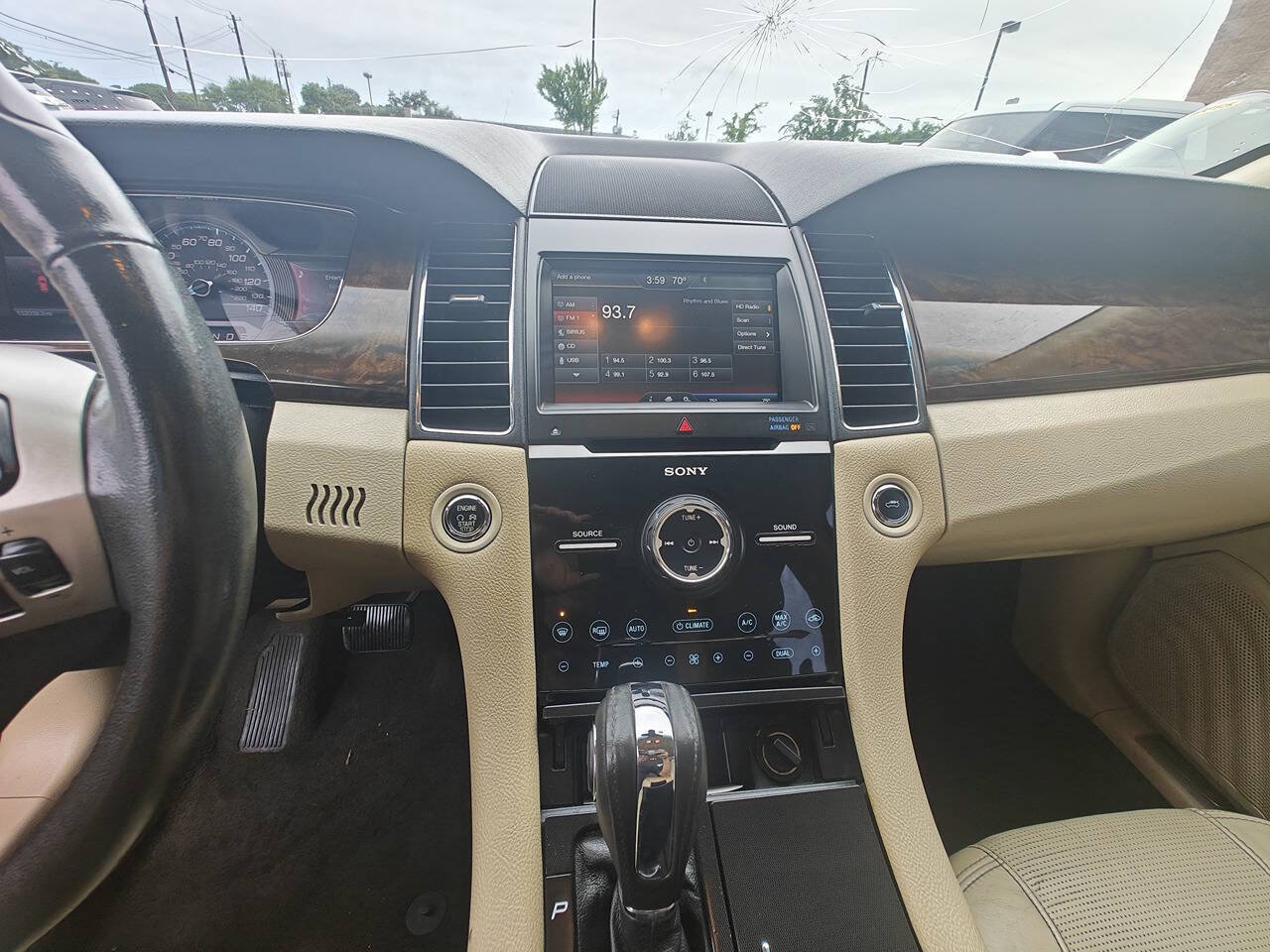 Used 2013 Ford Taurus Limited FWD image 12