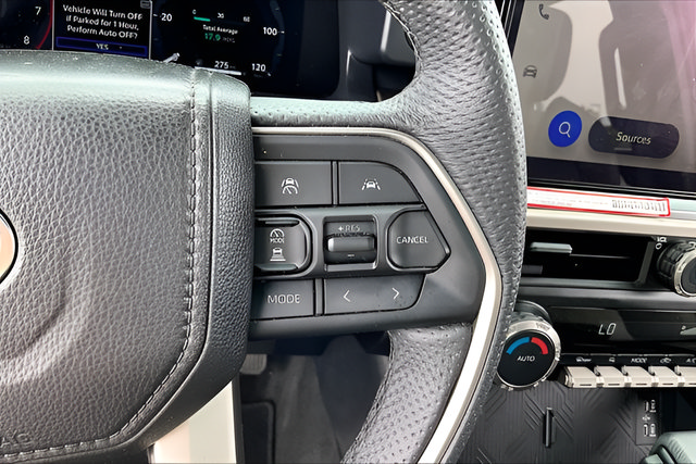 Used 2025 Toyota Tacoma TRD Off-Road AWD/4WD image 11