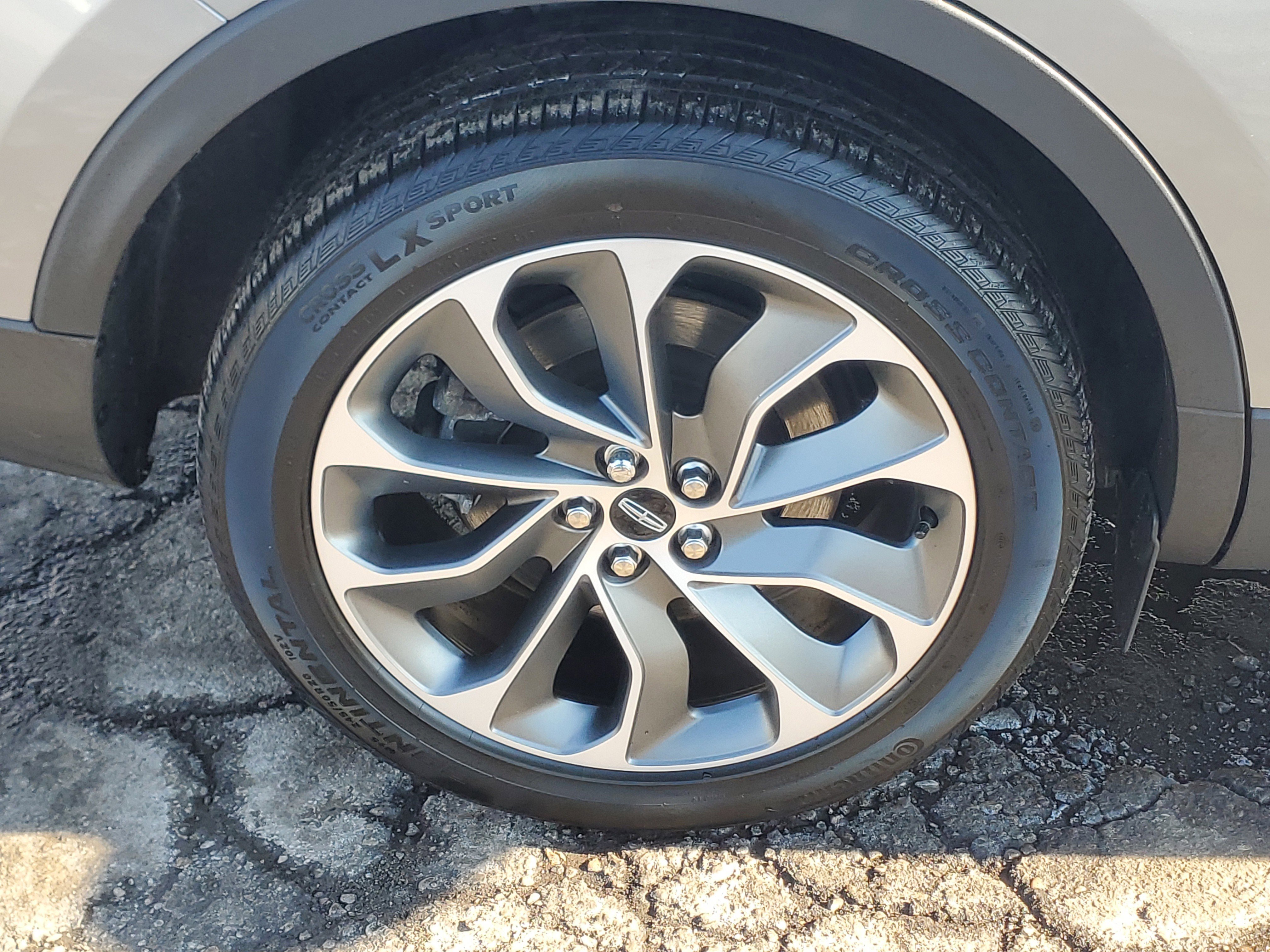 Used 2023 Lincoln Nautilus Reserve image 7