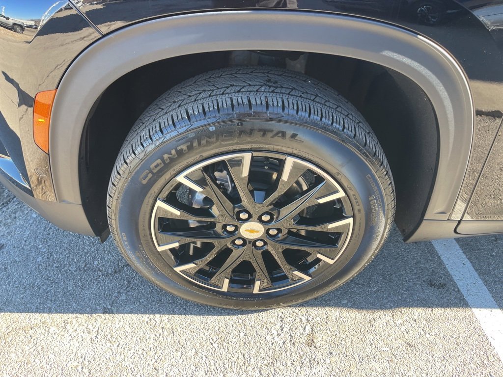 New 2025 Chevrolet Traverse LT w/ Enhanced Driving Package image 9