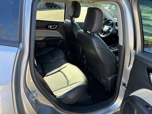 Used 2022 Jeep Compass Limited image 16