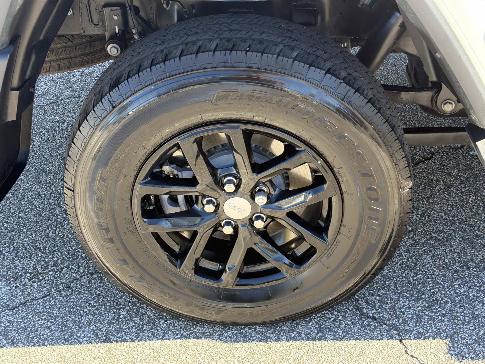 Used 2023 Jeep Gladiator Sport AWD/4WD image 18