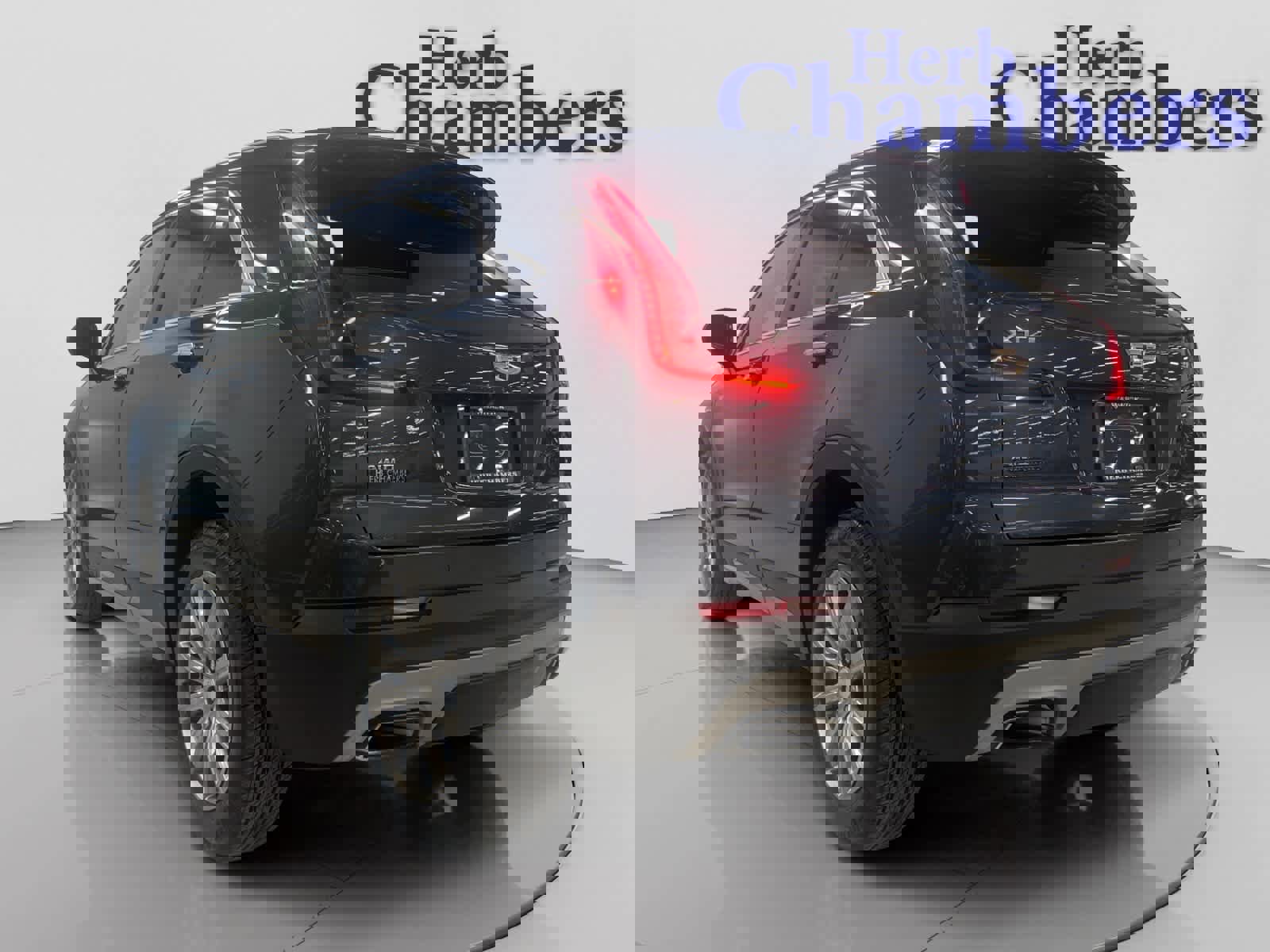 Used 2020 Cadillac XT4 Premium Luxury w/ Cold Weather Package image 3