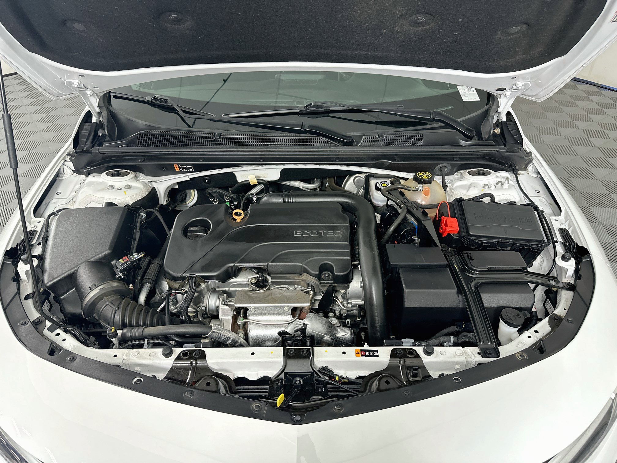 Used 2022 Chevrolet Malibu LT FWD image 33