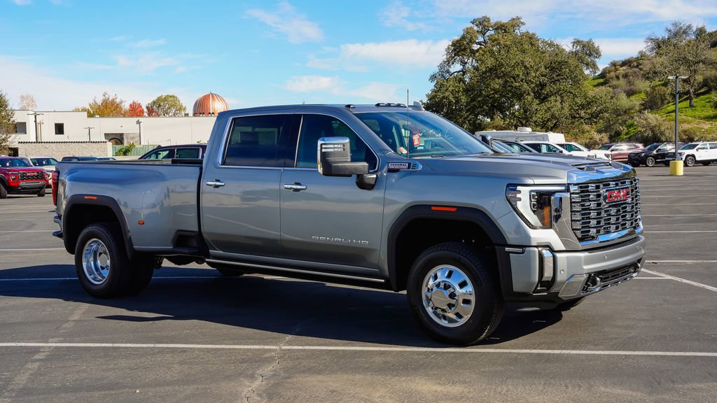 New 2026 GMC Sierra 3500 Denali w/ Denali Reserve Package image 6