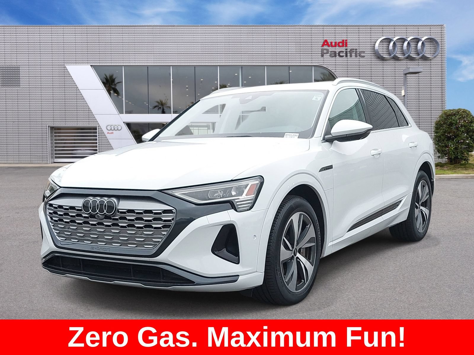 Used 2024 Audi Q8 e-tron Premium Plus w/ Premium Plus Package AWD/4WD image 1