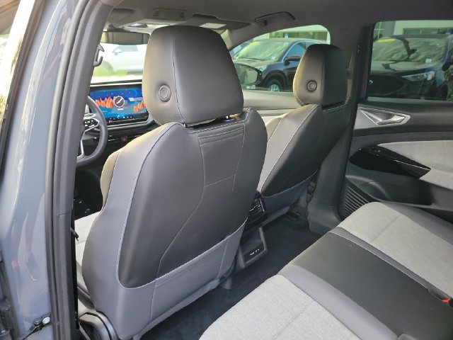 Certified 2024 Volkswagen ID.4 Pro RWD image 9