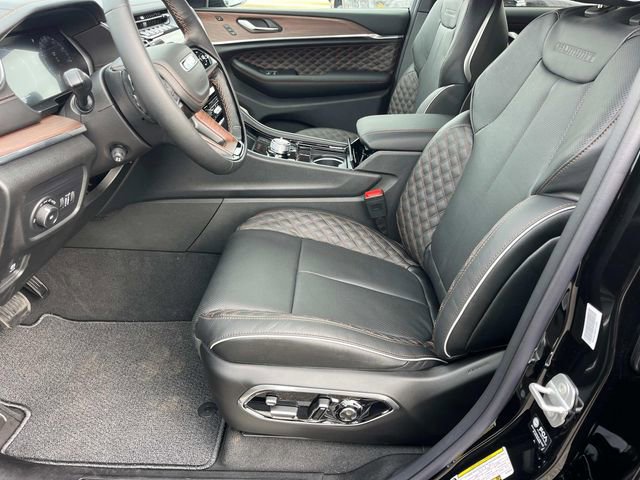 New 2025 Jeep Grand Cherokee Summit w/ Obsidian Package AWD/4WD image 9
