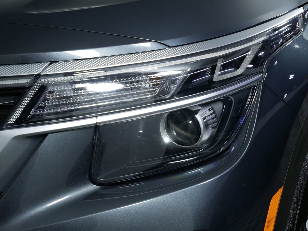 Certified 2023 Kia Seltos EX image 14