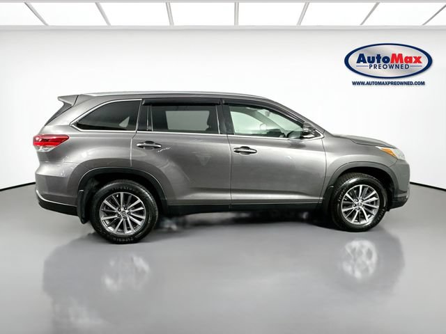 Used 2019 Toyota Highlander XLE AWD/4WD image 8