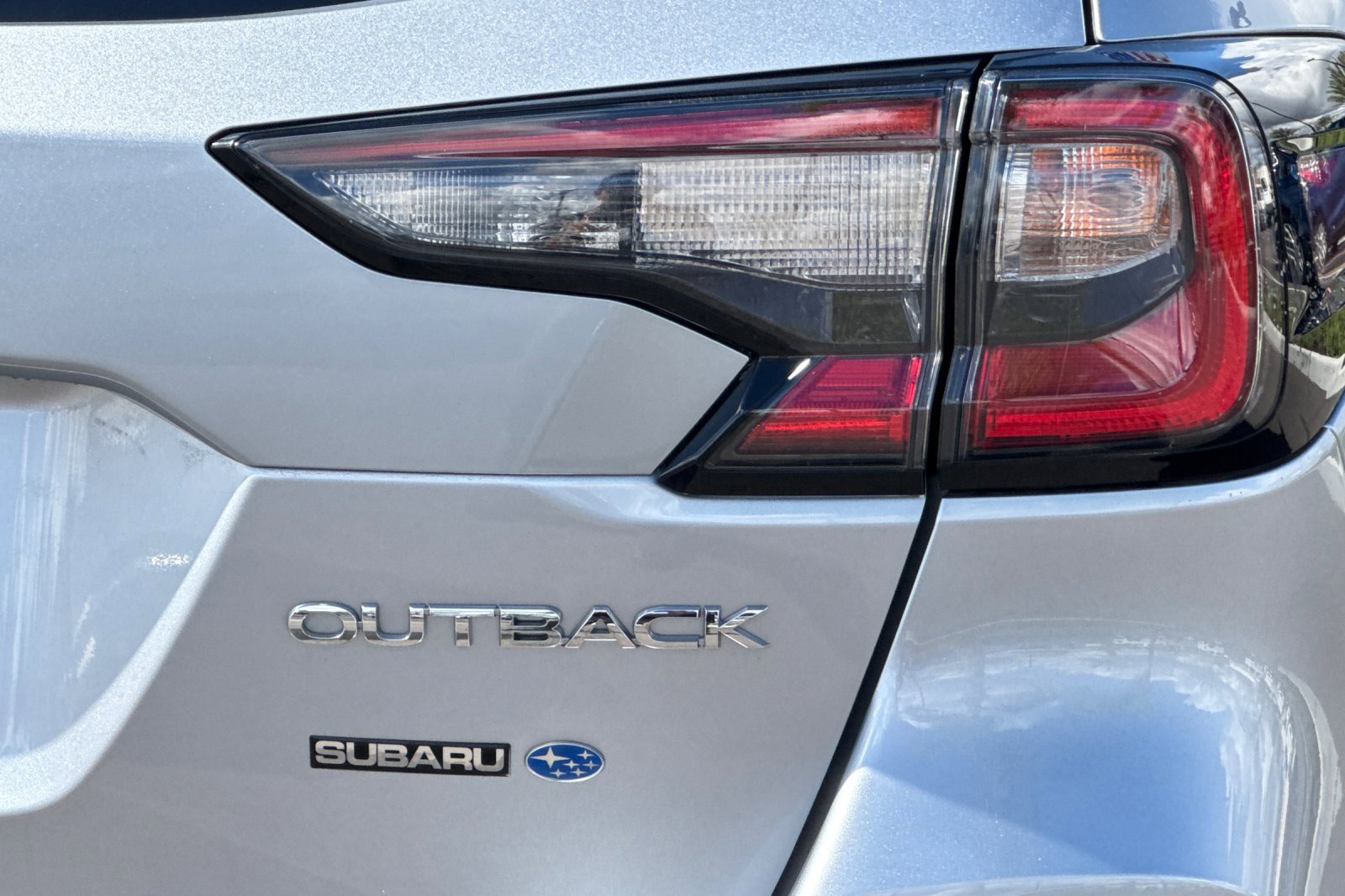 Used 2020 Subaru Outback Premium image 36