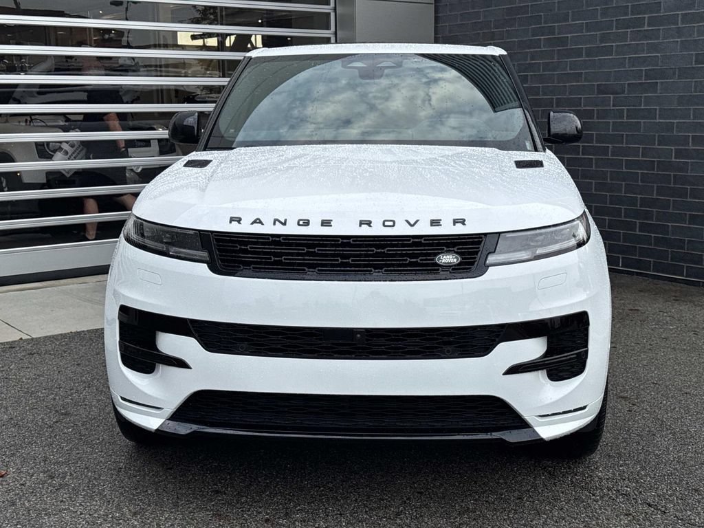 New 2026 Land Rover Range Rover Sport Dynamic SE AWD/4WD image 2