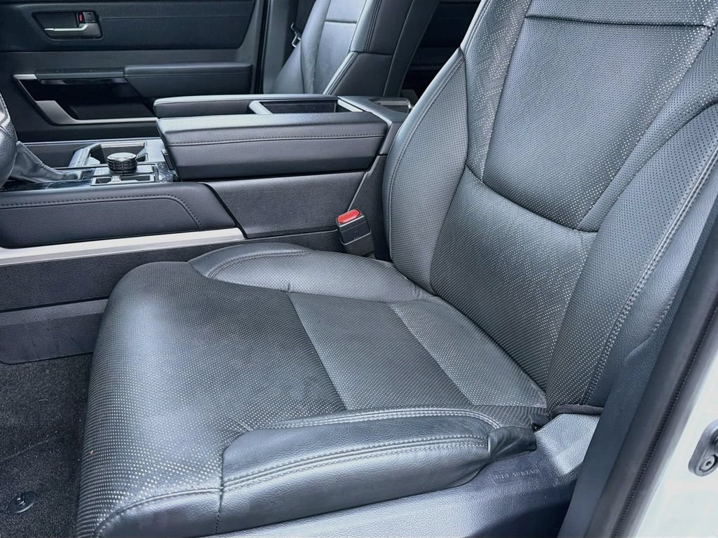 Used 2025 Toyota Tundra Limited AWD/4WD image 37