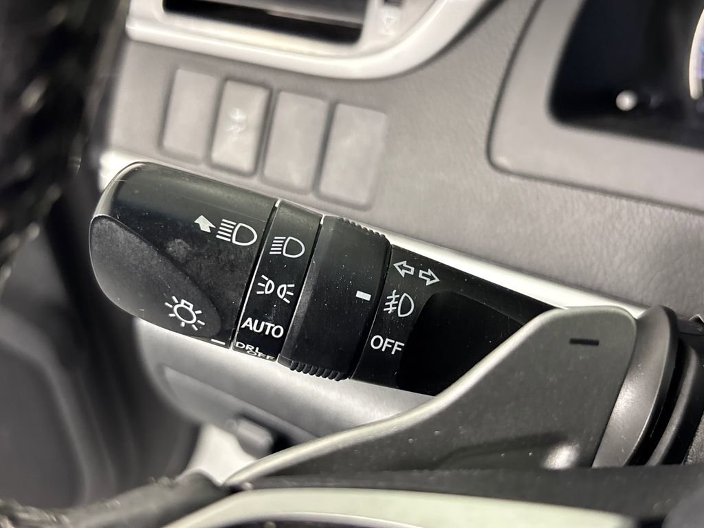 Used 2012 Toyota Camry SE w/ Leather Pkg image 19