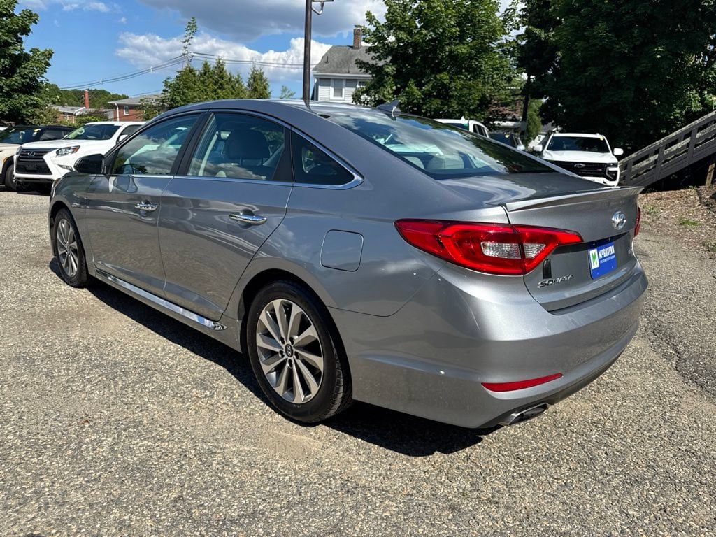 Used 2017 Hyundai Sonata Sport w/ Value Edition Package 02 FWD image 4