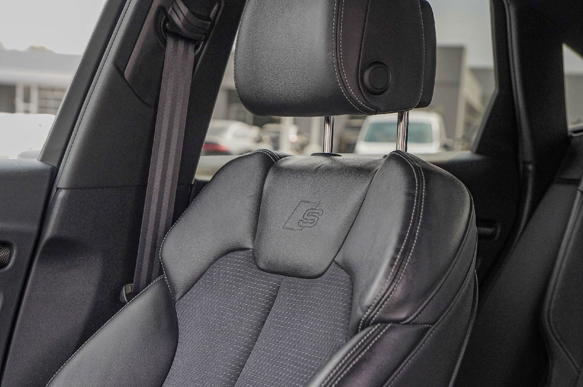 Certified 2022 Audi SQ5 Premium image 10