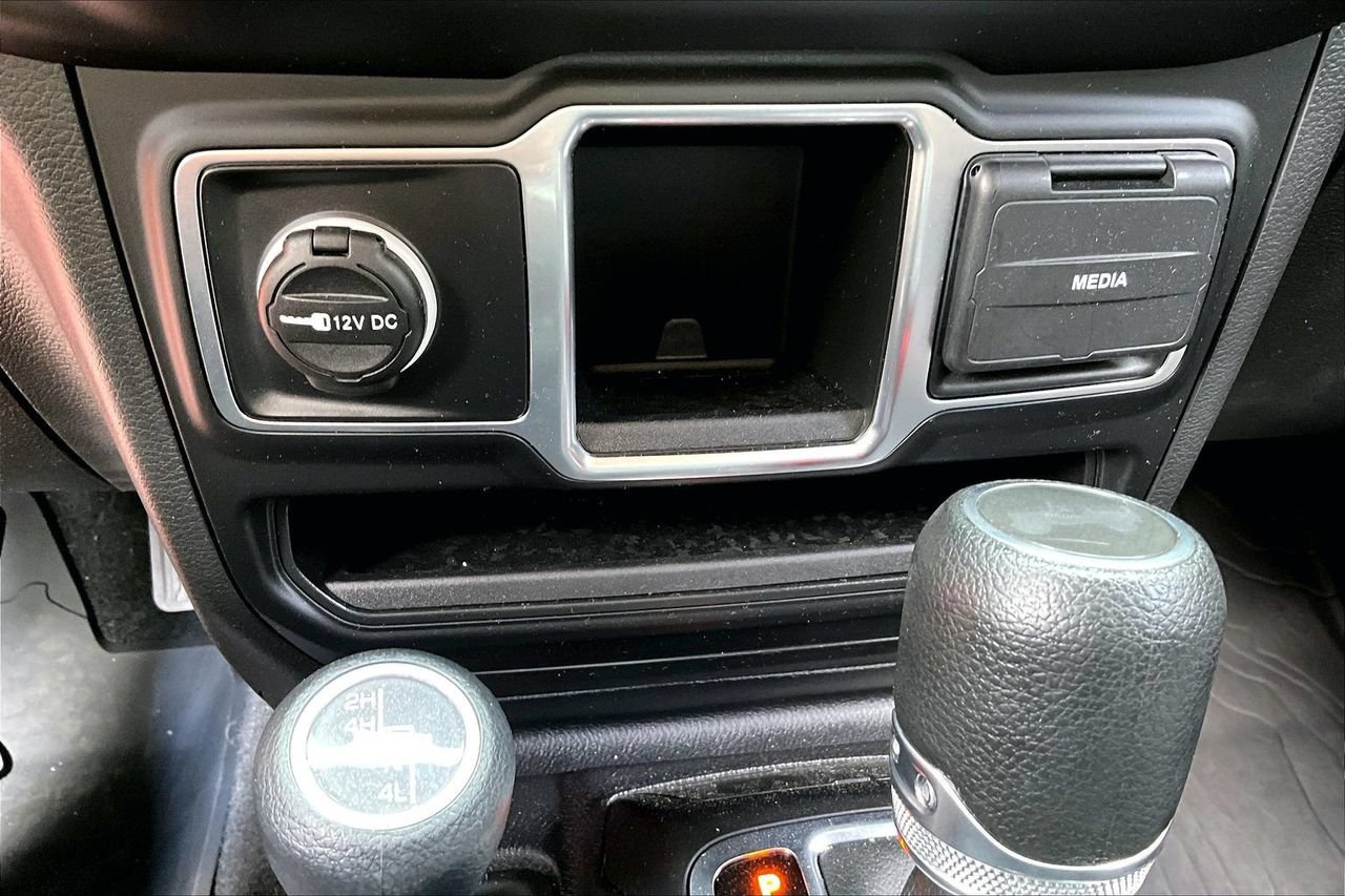 Used 2023 Jeep Wrangler Sport AWD/4WD image 22