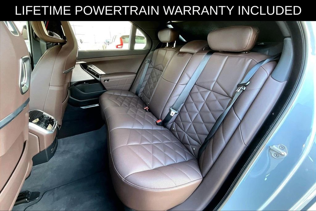Used 2025 BMW 740i xDrive AWD/4WD image 33