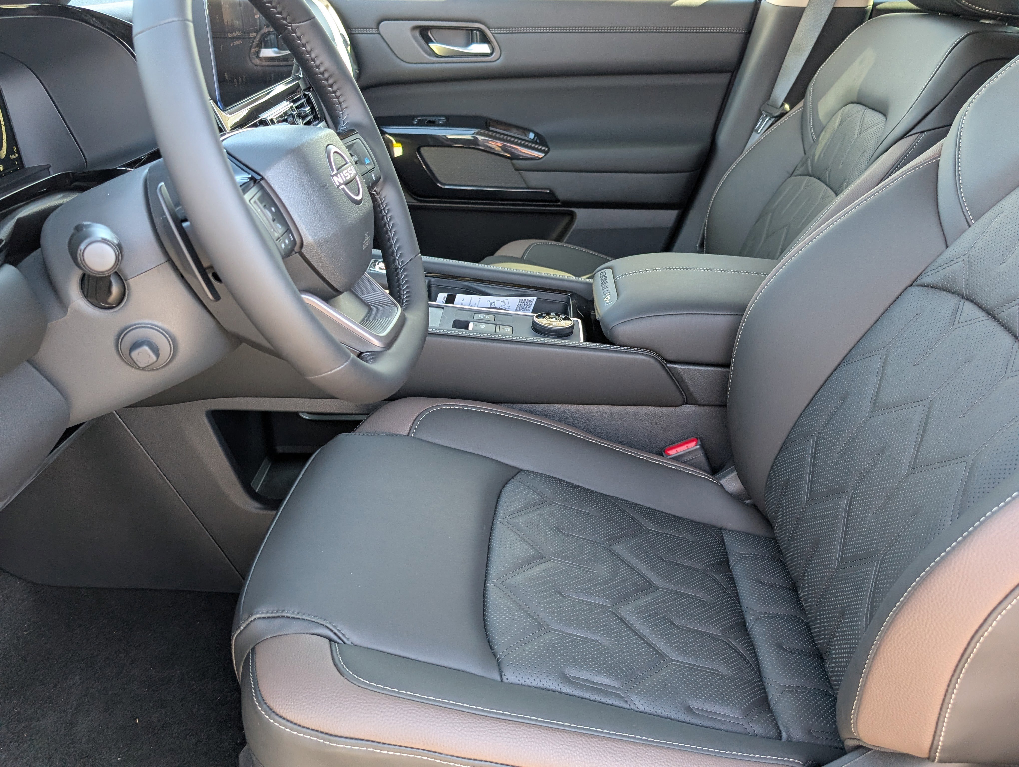 New 2026 Nissan Pathfinder Platinum image 11