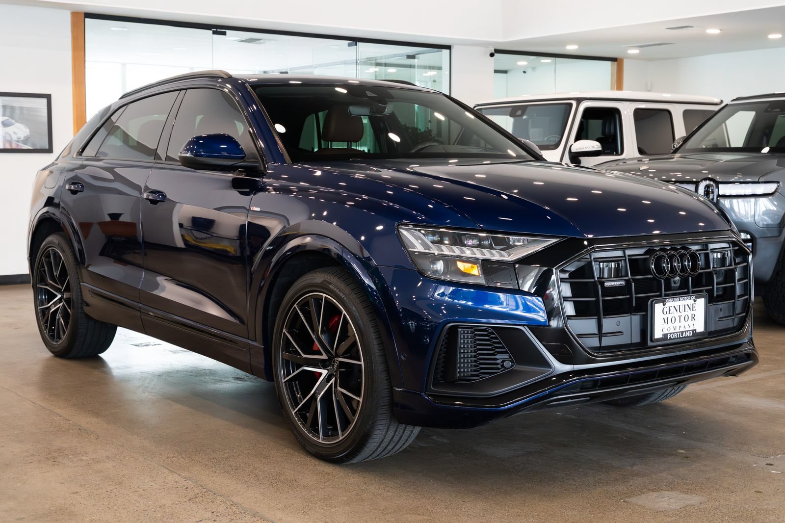 Used 2022 Audi Q8 Prestige w/ Prestige Package AWD/4WD image 3