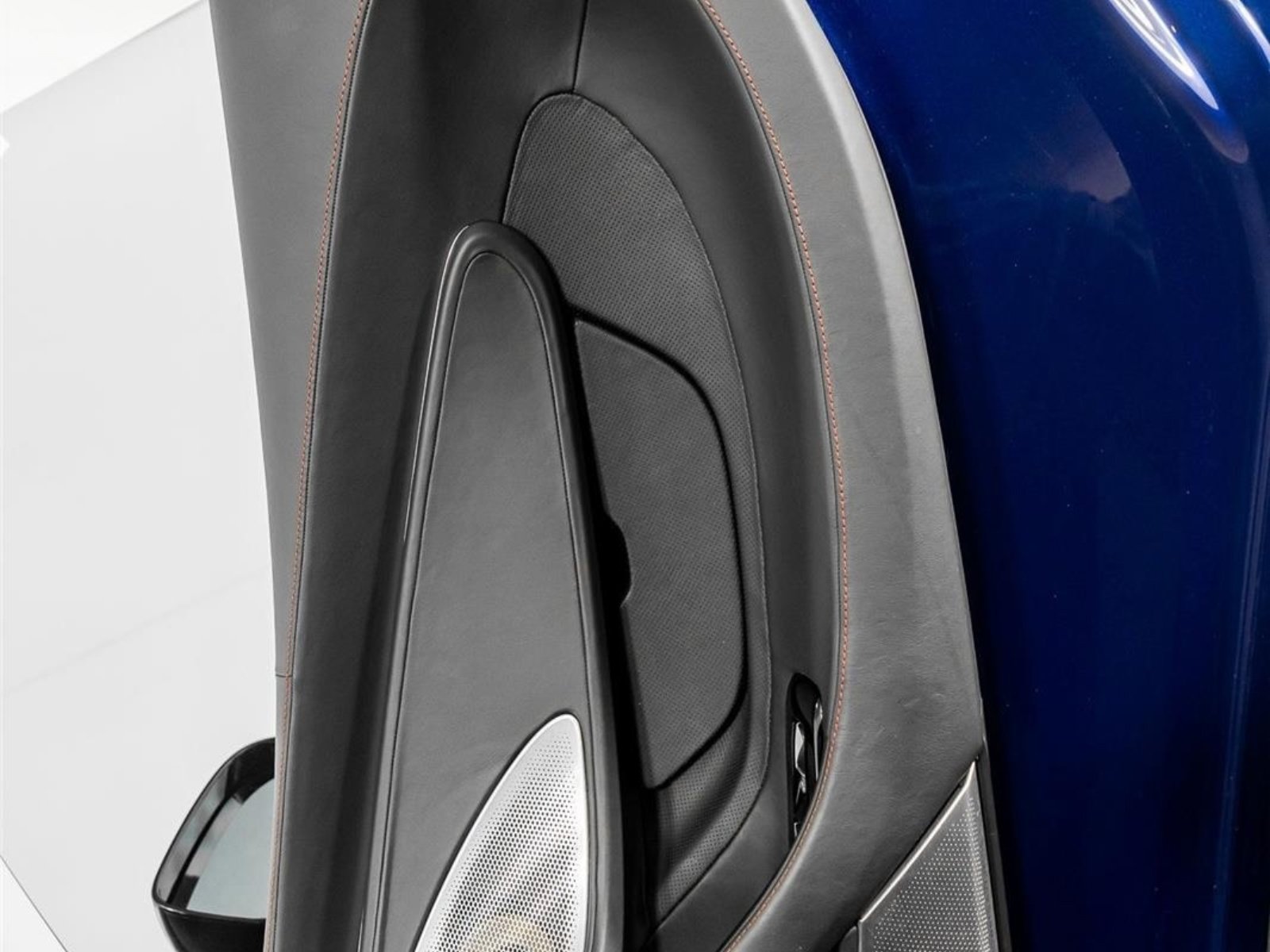 Used 2023 McLaren GT RWD image 44