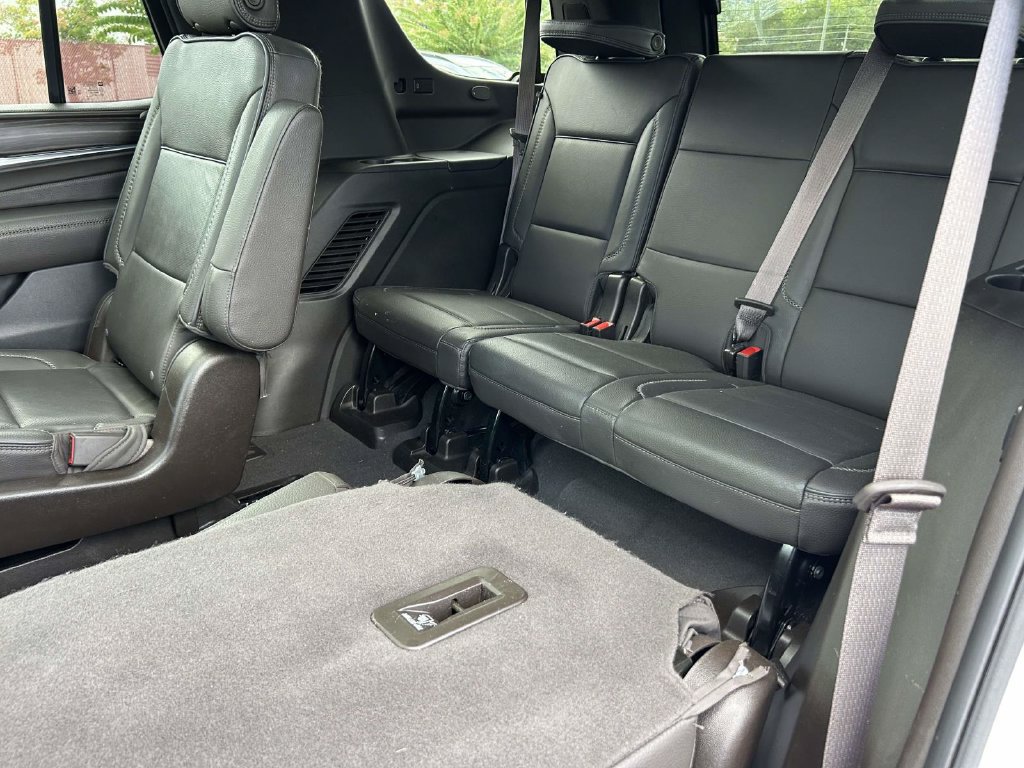 Used 2023 GMC Yukon Denali w/ Denali Reserve Package RWD image 14