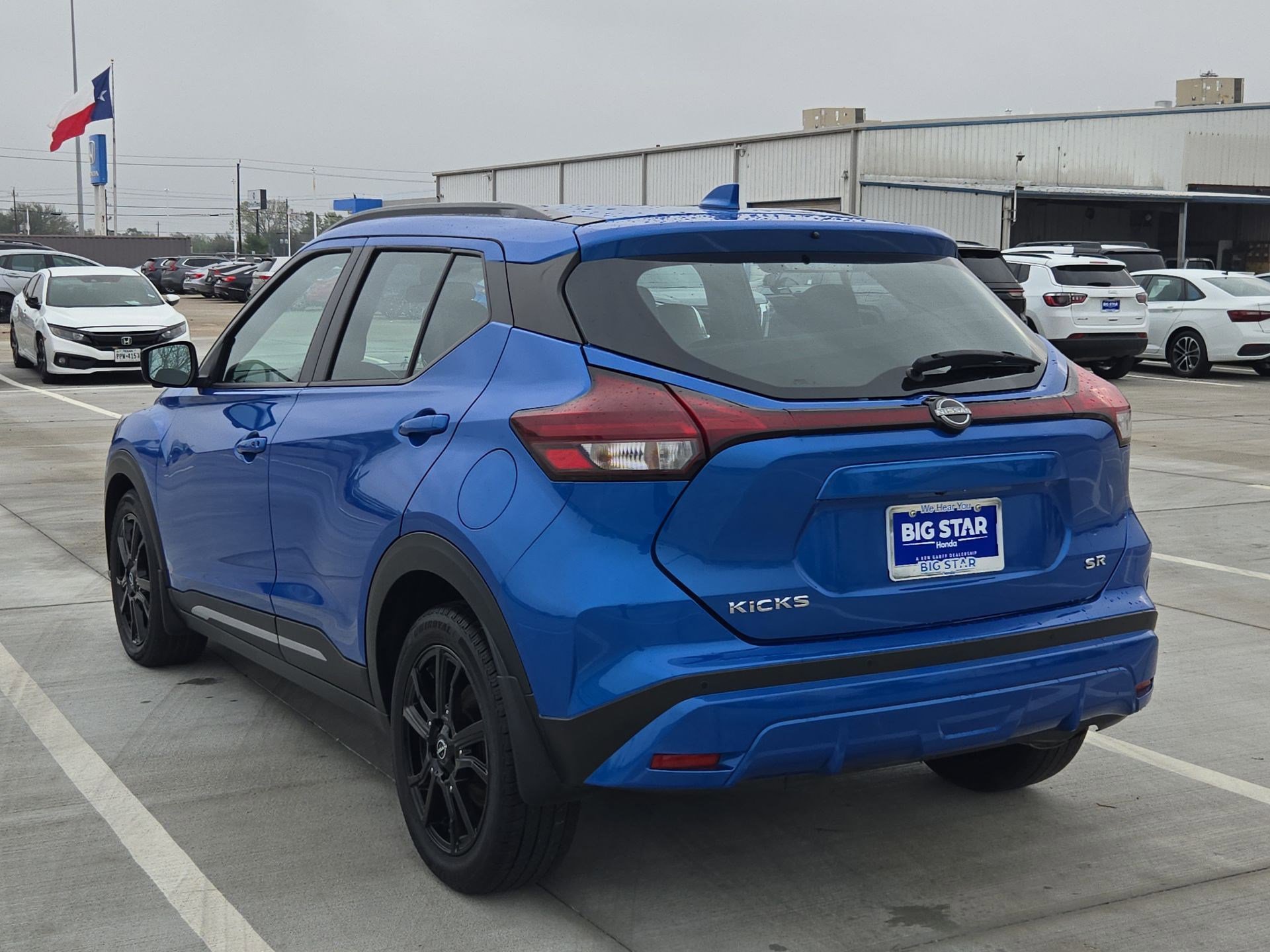 Used 2023 Nissan Kicks SR w/ SR Premium Package image 6