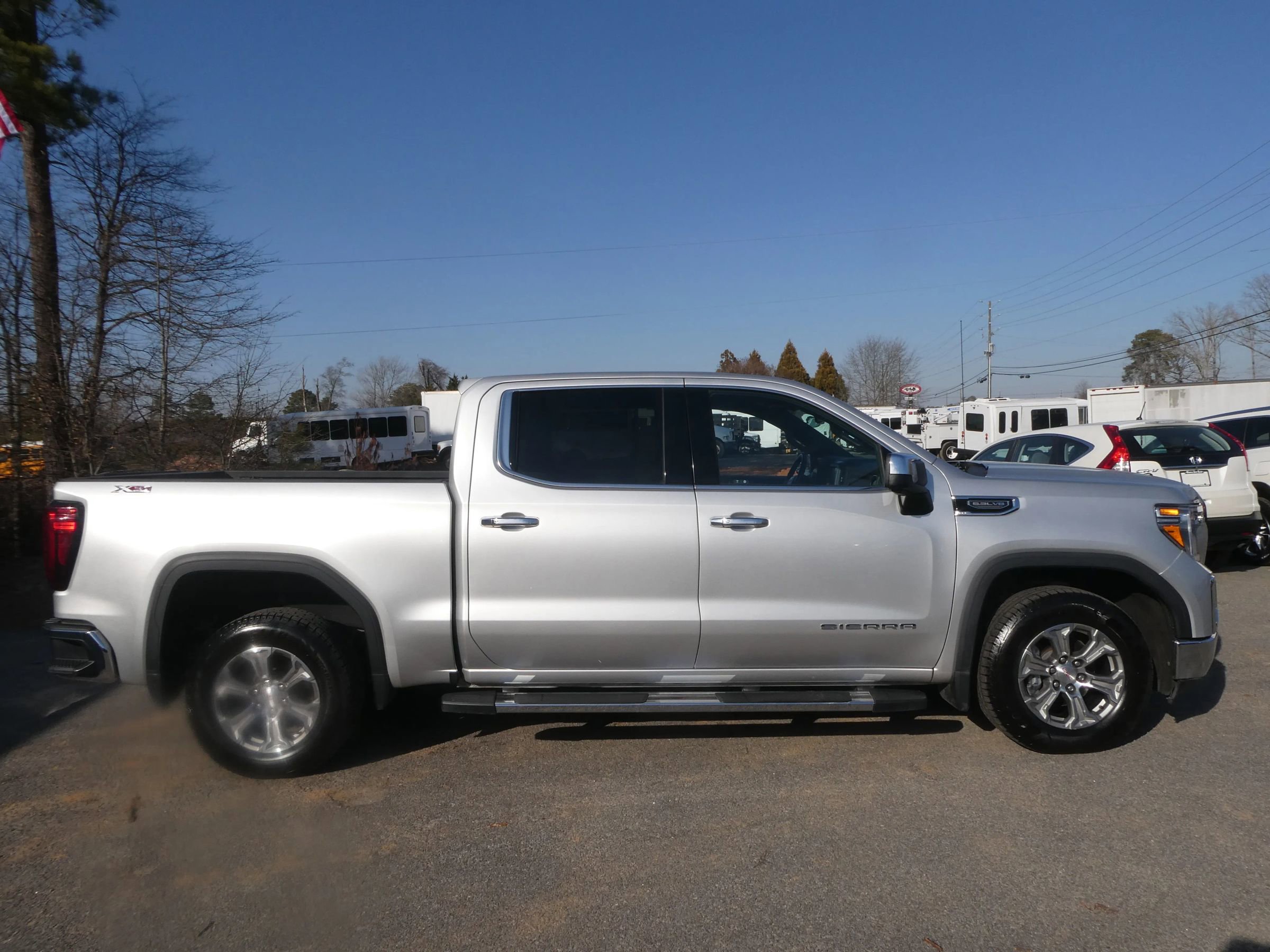 Used 2022 GMC Sierra 1500 SLT w/ SLT Convenience Package image 4
